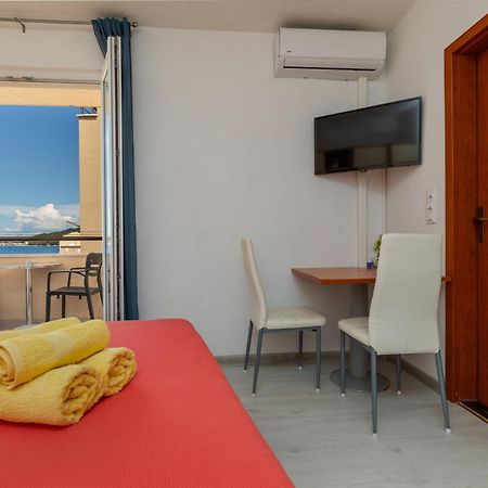 Apartments By The Sea Drasnice, Makarska - 6697 Kültér fotó