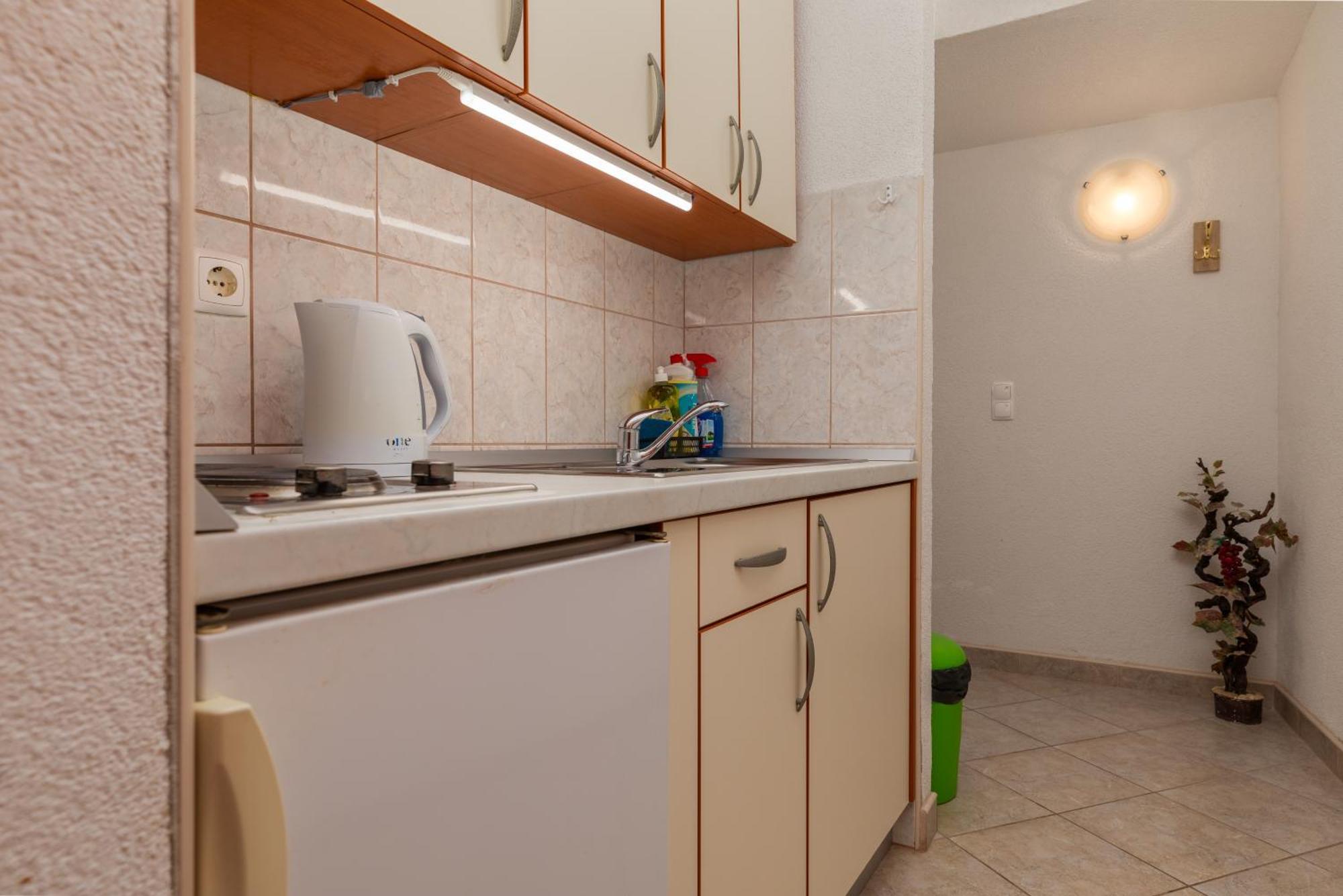 Apartments By The Sea Drasnice, Makarska - 6697 Szoba fotó
