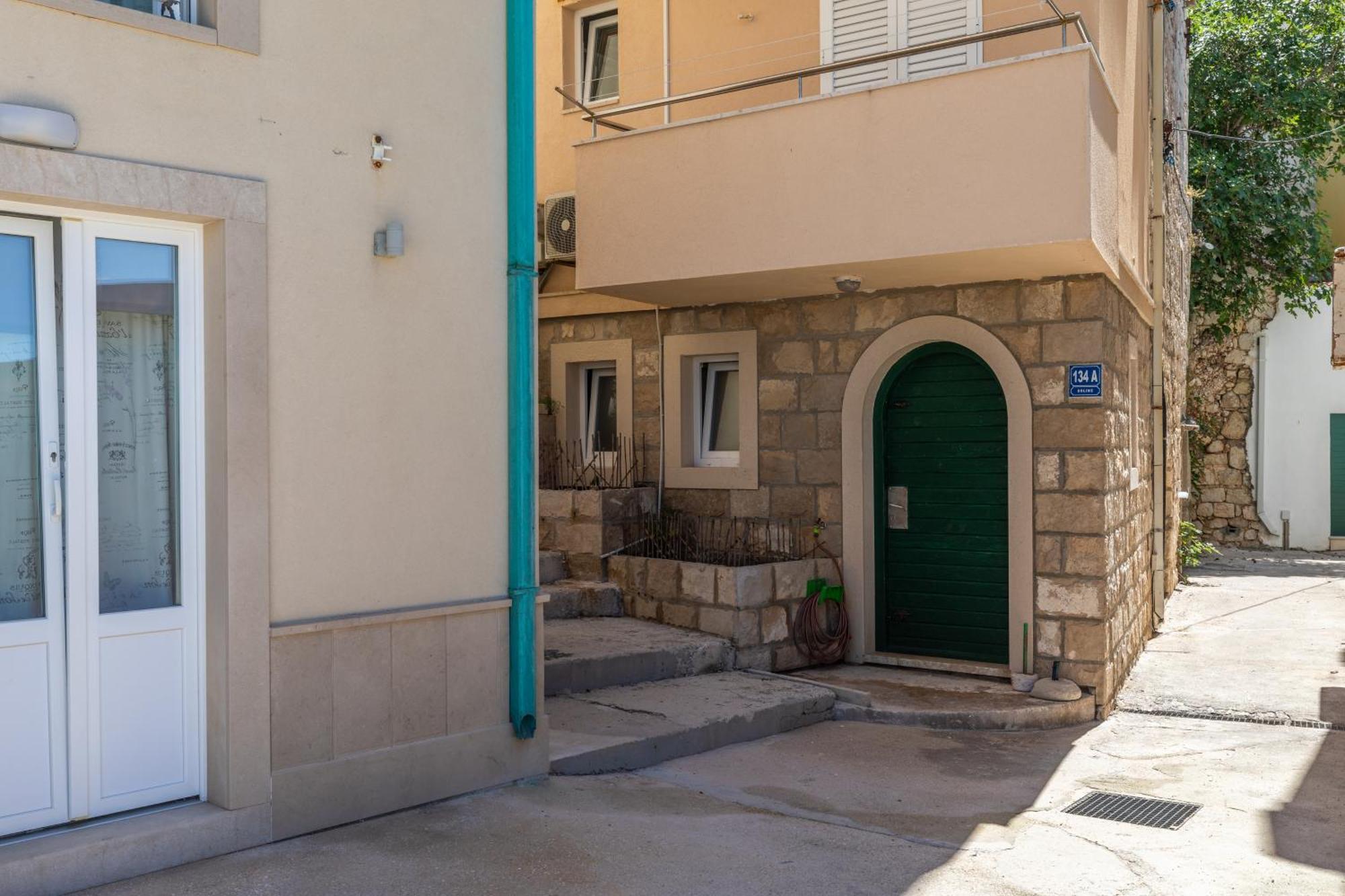 Apartments By The Sea Drasnice, Makarska - 6697 Kültér fotó